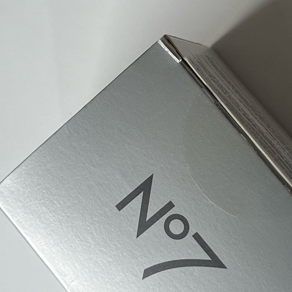 No 7 pure retinol night cream new in box - Picture 2 of 3